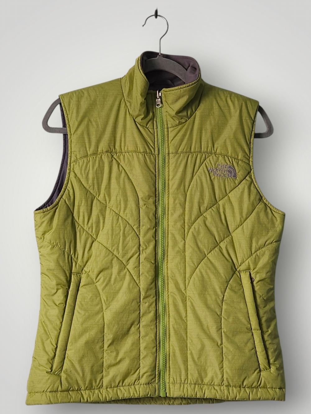 The North Face Women's Quilted Puffer Vest Medium Chartreuse Green Outdoor Gorp - Picture 2 of 9